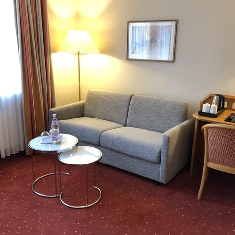 Family Room, 1 King Bed with Sofa bed, Non Smoking, Park View | In-room safe, individually furnished, desk, laptop workspace