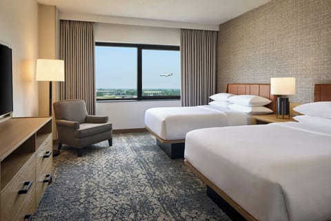 Premium bedding, in-room safe, desk, iron/ironing board