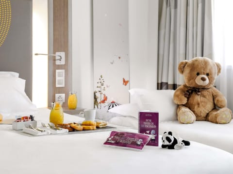 1 bedroom, premium bedding, minibar, in-room safe