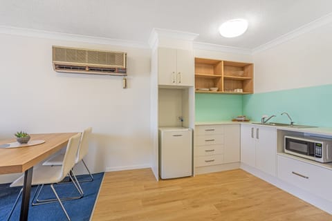 Standard Apartment | Private kitchenette | Mini-fridge, microwave, coffee/tea maker, electric kettle