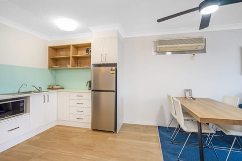 Standard Apartment | Private kitchenette | Mini-fridge, microwave, coffee/tea maker, electric kettle