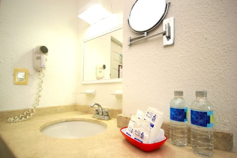 Standard Double Room, 1 Double Bed | Bathroom sink