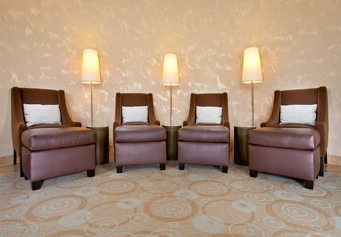 Couples treatment rooms, sauna, steam room, body treatments