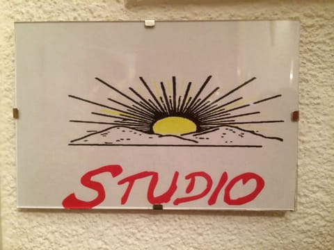 Basic Studio, Kitchen | Hypo-allergenic bedding, in-room safe, individually furnished