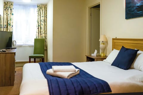 Double Room | In-room safe, desk, free cribs/infant beds, free rollaway beds