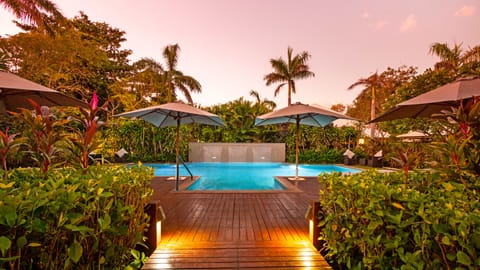 Outdoor pool, pool umbrellas, sun loungers