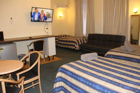 Heritage Family Room | Iron/ironing board, free WiFi, bed sheets