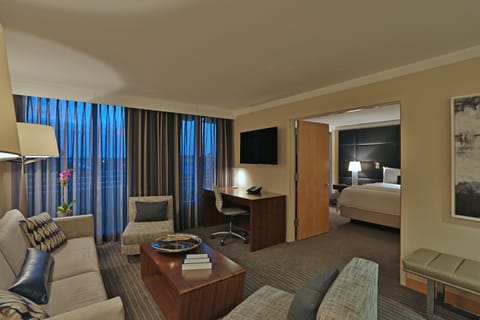 Suite, 1 Bedroom | Premium bedding, pillowtop beds, minibar, in-room safe