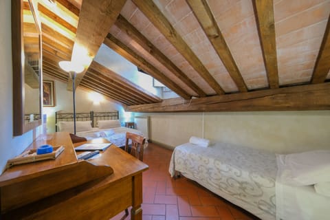 Classic Triple Room | Down comforters, desk, blackout drapes, free WiFi