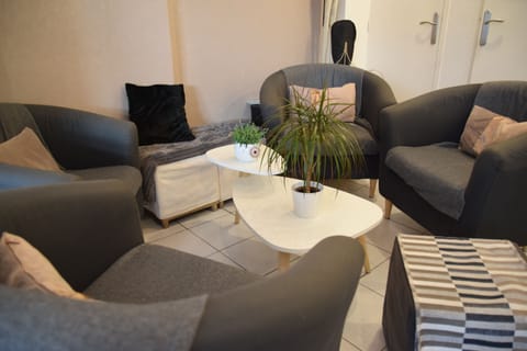 0-cm TV with digital channels