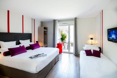 Premium bedding, pillowtop beds, minibar, in-room safe