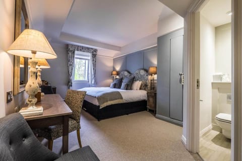 Classic Double Room | Hypo-allergenic bedding, free minibar items, in-room safe