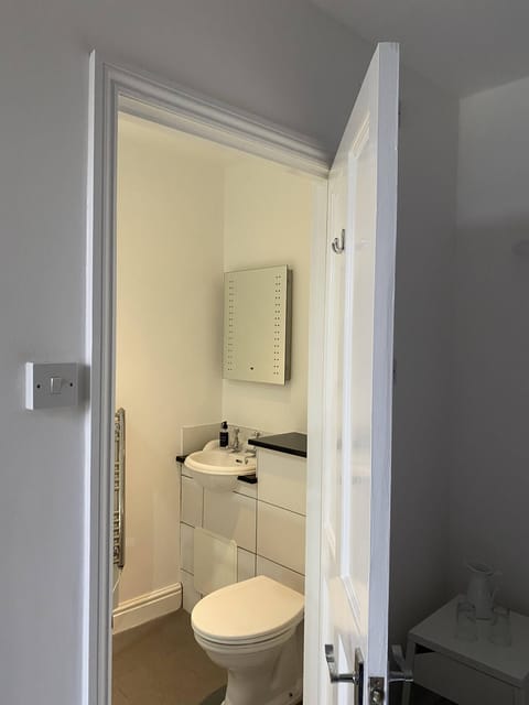 Double Room, Ensuite, Sea View | Bathroom