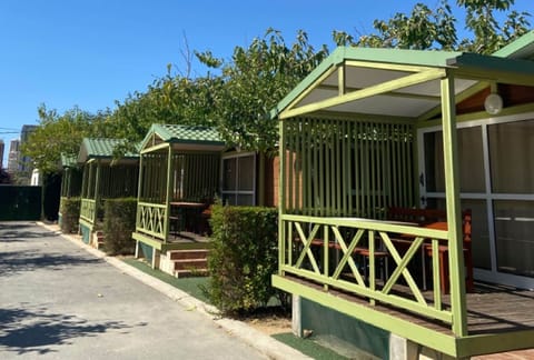 Two Bedroom Bungalow for 5 people | Individually decorated, individually furnished, desk, iron/ironing board