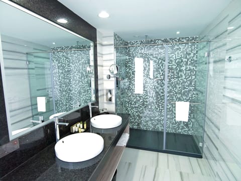 Standard Double Room, Balcony | Bathroom | Shower, eco-friendly toiletries, hair dryer, bathrobes