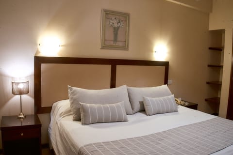 Standard Double or Twin Room | Premium bedding, down comforters, pillowtop beds, minibar