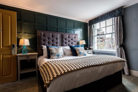 Deluxe Double Room | Premium bedding, pillowtop beds, minibar, in-room safe