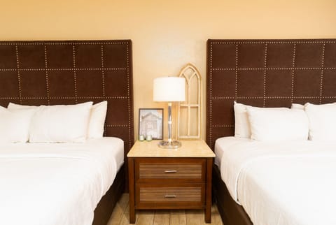 Signature Double Room | 1 bedroom, individually decorated, blackout drapes, iron/ironing board