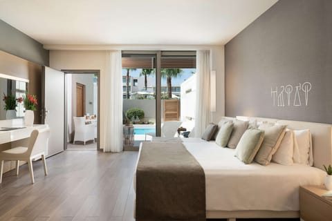 Junior Suite, Private Pool | Premium bedding, pillowtop beds, in-room safe, individually decorated