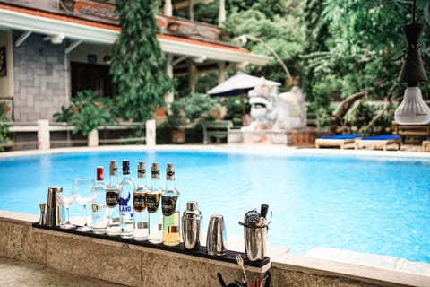 Poolside bar