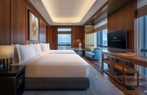 2 Queen Premier Room | Premium bedding, free minibar, in-room safe, individually decorated