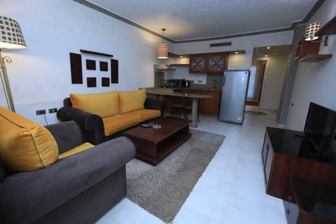 Apartment, 1 Bedroom | In-room safe, bed sheets, wheelchair access