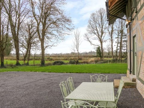 Cottage | Property grounds