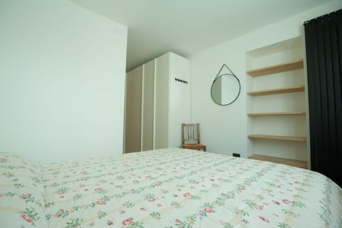 Apartment, 1 Bedroom | 1 bedroom, desk, iron/ironing board, free WiFi