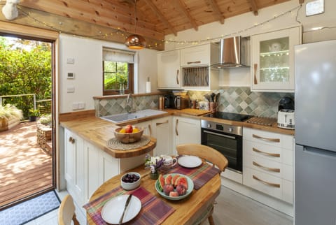 Luxury Cabin, Sea View | Private kitchen | Full-size fridge, oven, stovetop, dishwasher