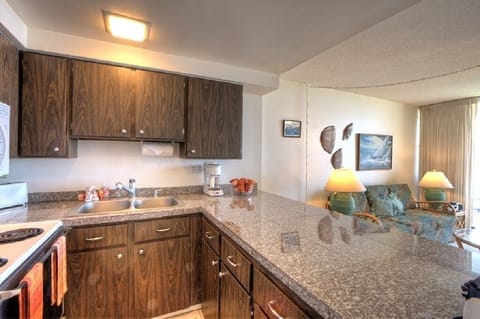 Condo, 1 Bedroom | Private kitchen | Fridge, oven, coffee/tea maker, toaster