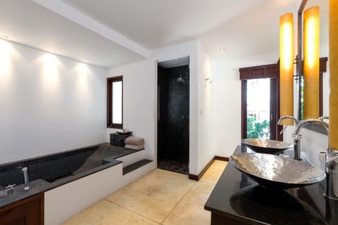 Two-Bedroom | Bathroom | Separate tub and shower, free toiletries, hair dryer, bathrobes