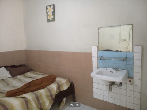 Standard Room | Free WiFi, bed sheets