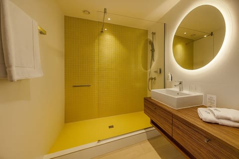 Double Room | Premium bedding, in-room safe, desk, laptop workspace