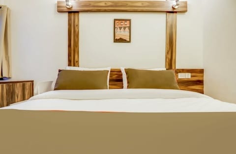 Deluxe A/C Room | Free WiFi