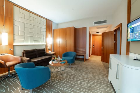 Deluxe Suite | In-room safe, desk, free WiFi