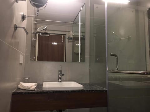 Executive Room | Bathroom sink