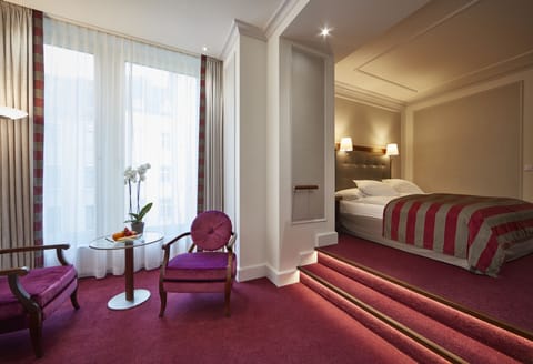 Deluxe Double Room | Hypo-allergenic bedding, free minibar, in-room safe, desk