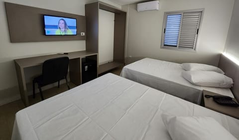 Deluxe Double or Twin Room | Minibar, soundproofing, free WiFi