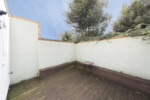 Three-Bedroom House | Terrace/patio