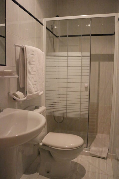 Double Room | Bathroom | Hair dryer, towels