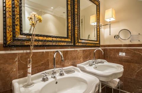 Suite, 1 King Bed with Sofa bed | Bathroom sink