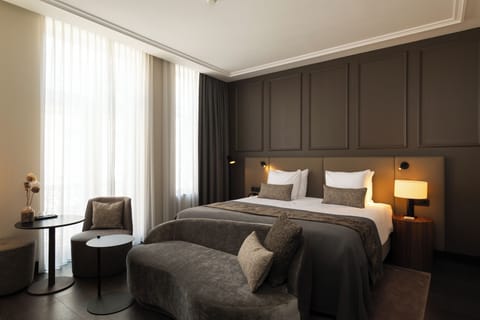 Premium bedding, minibar, in-room safe, desk