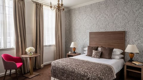 Classic Double Room | Hypo-allergenic bedding, in-room safe, individually decorated