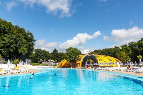 Indoor pool, seasonal outdoor pool, lifeguards on site