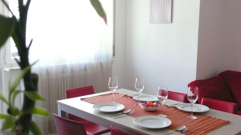 Apartment, 2 Bedrooms, Balcony, Mountain View | Interior