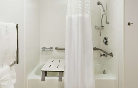 Room, 1 Queen Bed, Accessible, Bathtub (Mobility & Hearing) | Bathroom | Combined shower/tub, free toiletries, hair dryer, towels