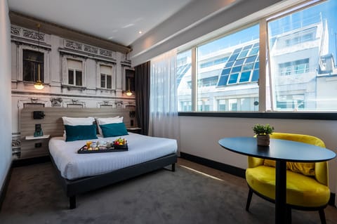 Daily continental breakfast (EUR 19 per person)