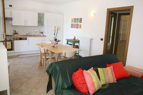 Apartment, 2 Bedrooms, Smoking, Patio | Interior