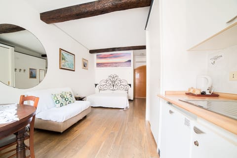 Panoramic Studio Suite, Air conditioning, Sea View | Premium bedding, down comforters, in-room safe, individually decorated