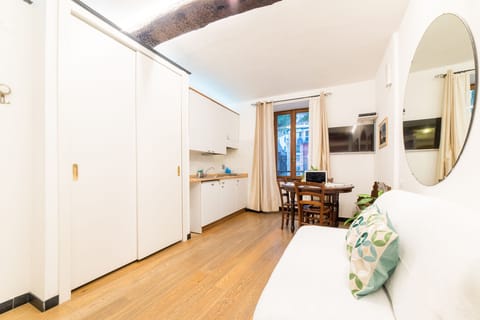 Panoramic Studio Suite, Air conditioning, Sea View | Premium bedding, down comforters, in-room safe, individually decorated